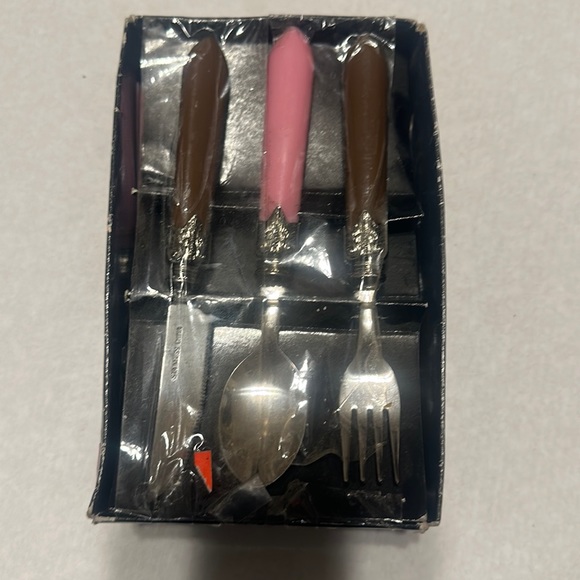 MURVAL Cake Flatware Set 18 Pieces Pink & Brown 6 forks 6knives 6 spoons - Picture 1 of 8